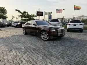 Rolls-Royce Ghost Base EWB 2017 Maroon