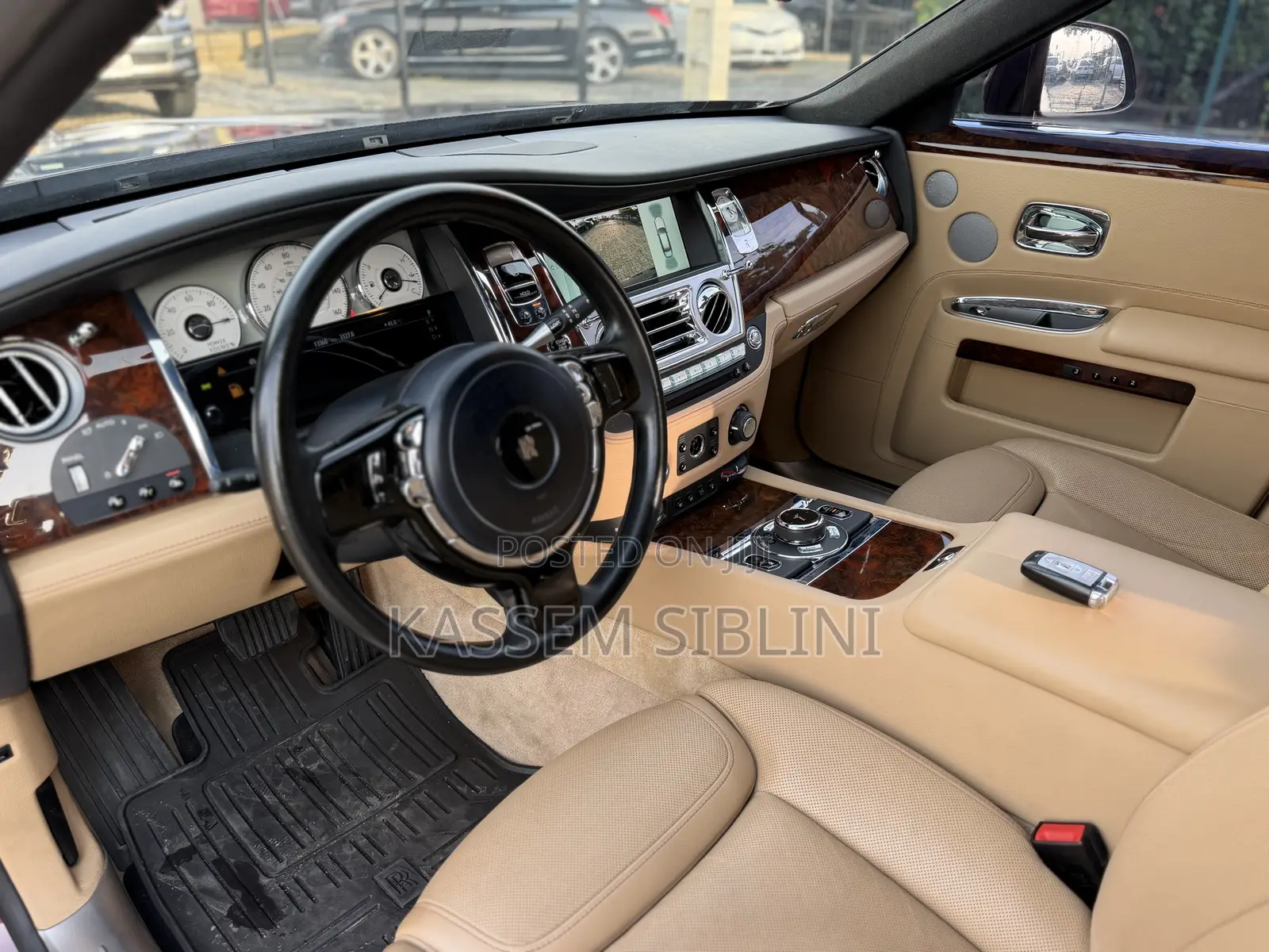 Rolls-Royce Ghost Base EWB 2017 Maroon
