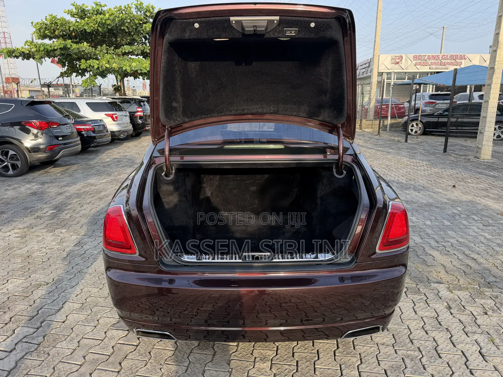 Rolls-Royce Ghost Base EWB 2017 Maroon