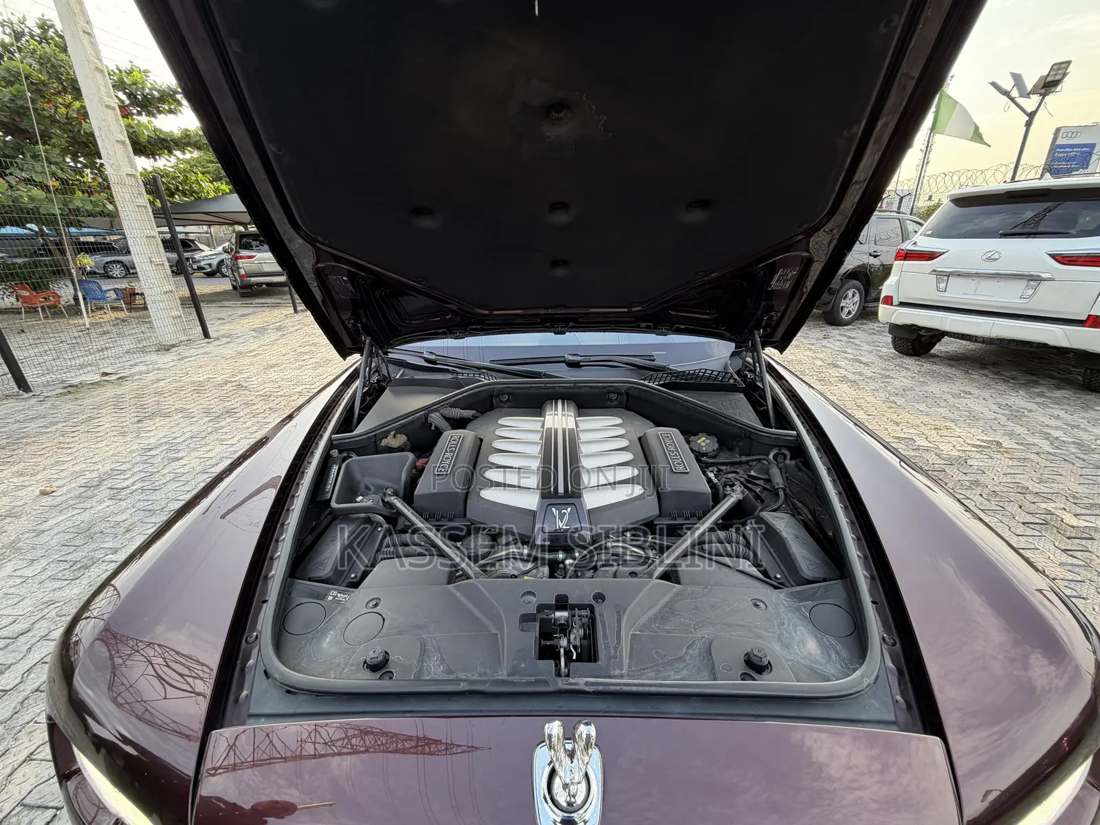 Rolls-Royce Ghost Base EWB 2017 Maroon