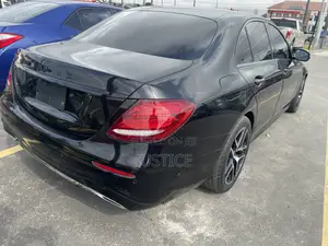 Mercedes-Benz E300 2018 Blue
