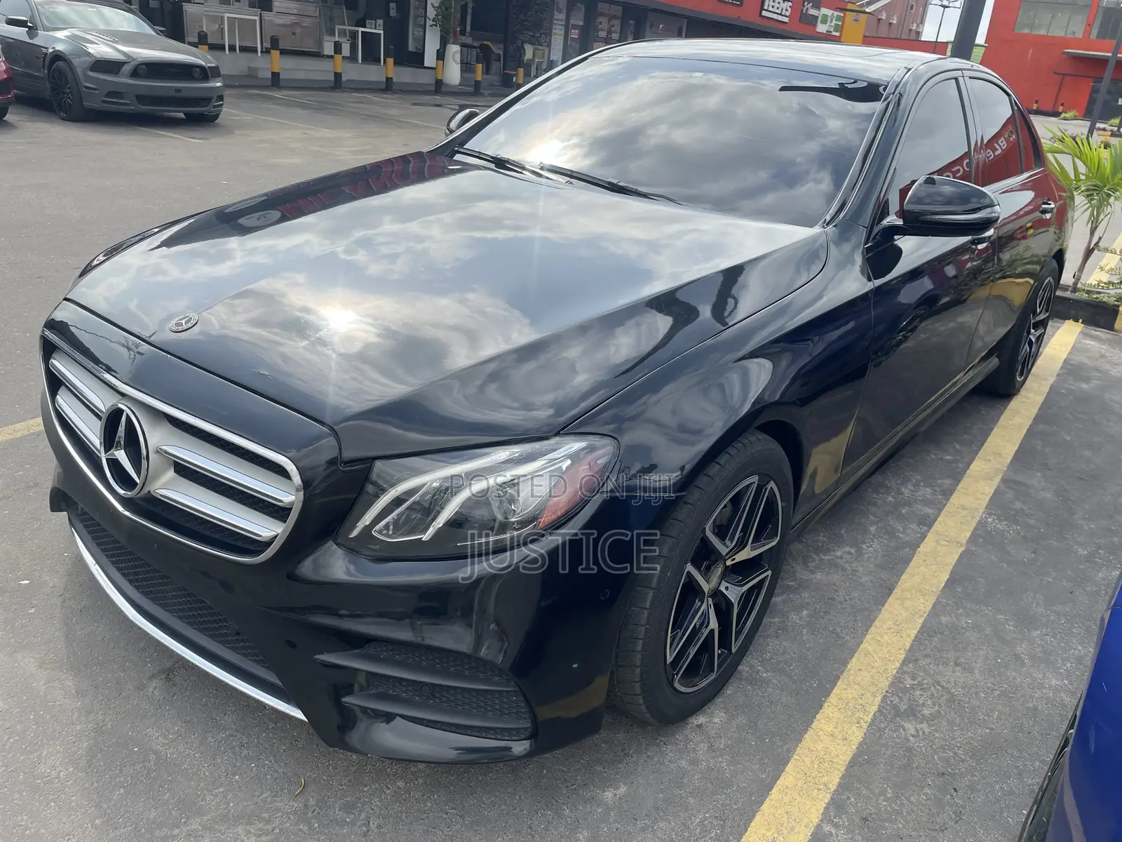 Mercedes-Benz E300 2018 Blue
