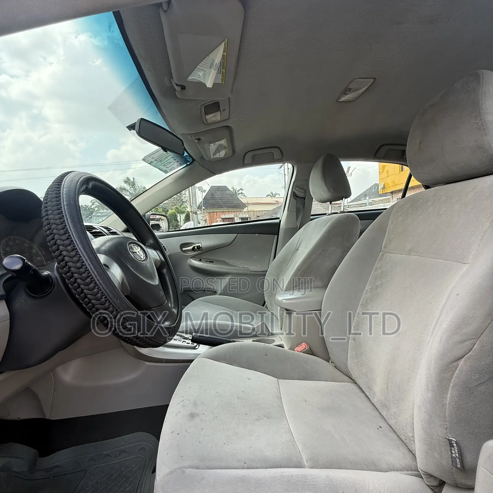 Toyota Corolla 2011 White