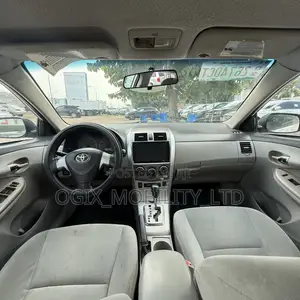 Toyota Corolla 2011 White
