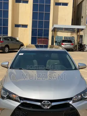 Toyota Camry SE w/Special Edition Pkg (2.5L 4cyl 6A) 2016 Silver