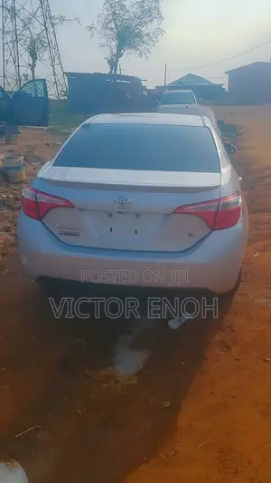 Toyota Corolla 2015 Silver