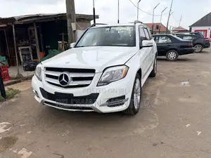 Mercedes-Benz GLK-Class Base GLK 350 4dr AWD 4MATIC (3.5L 6cyl 7A) 2015
