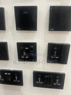 Uk Standard Universal Switched Wall Socket With LED Indicator