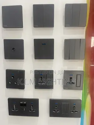Uk Standard Universal Switched Wall Socket With LED Indicator