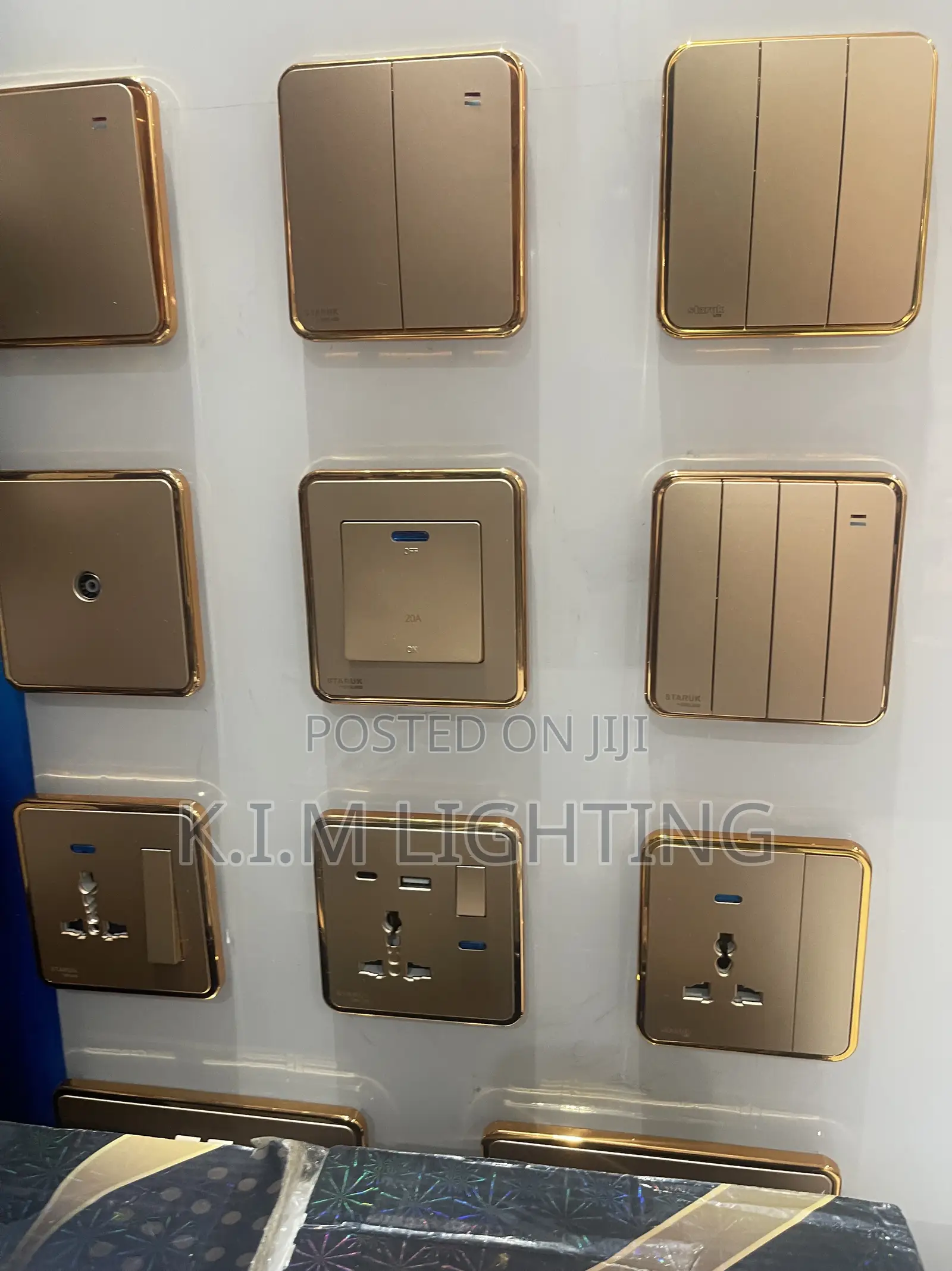 Uk Standard Universal Switched Wall Socket With LED Indicator
