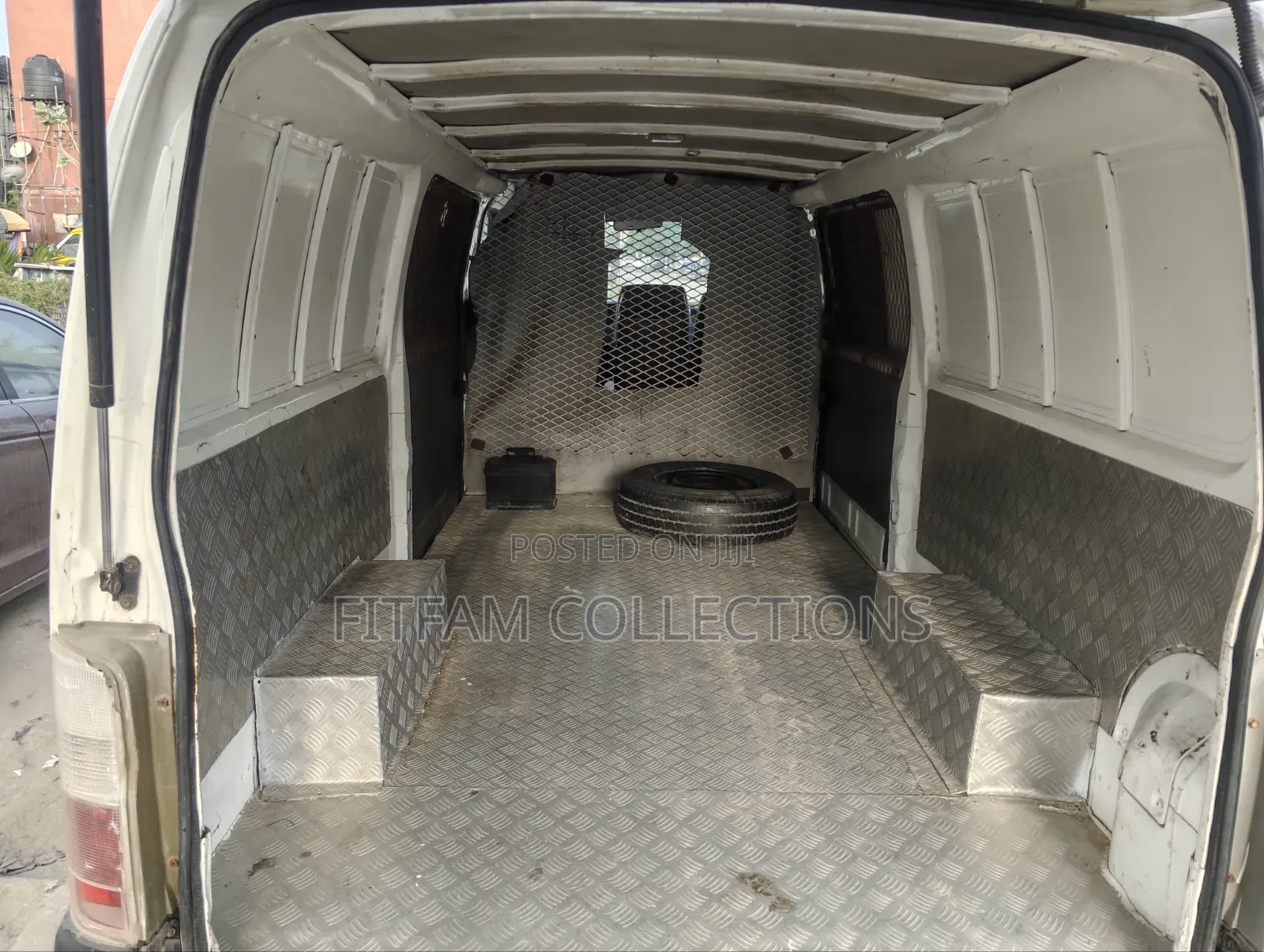Nissan Caravan (Urvan) 2005 White