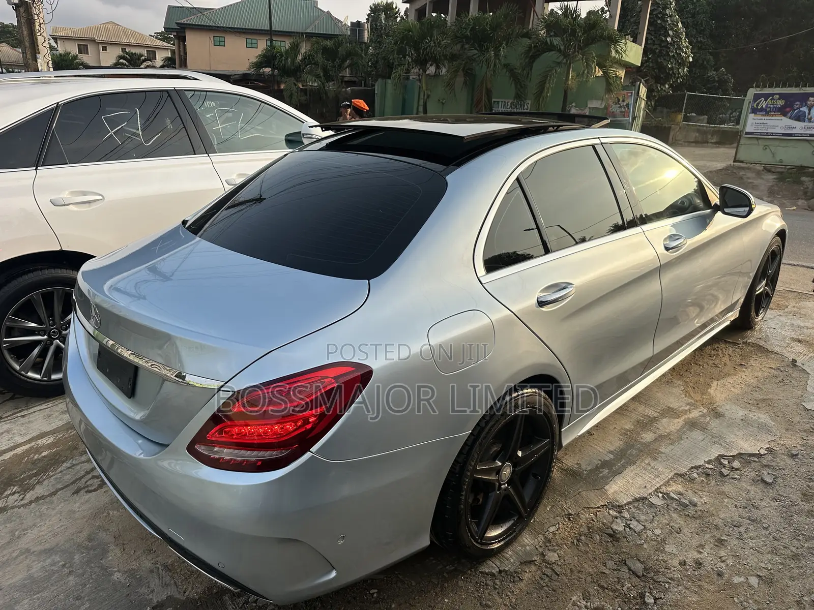 Mercedes-Benz C300 2016 Blue