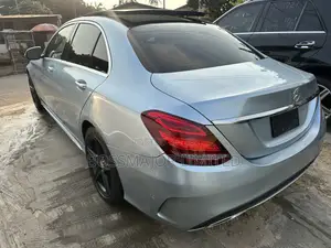 Mercedes-Benz C300 2016 Blue