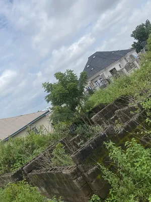 Uncompleted 3 Bedroom on a Full Plot of Land 50/100