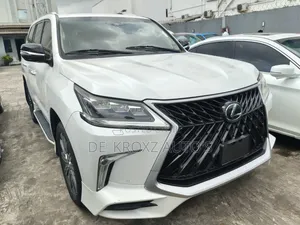 Lexus LX 570 AWD 2017 White