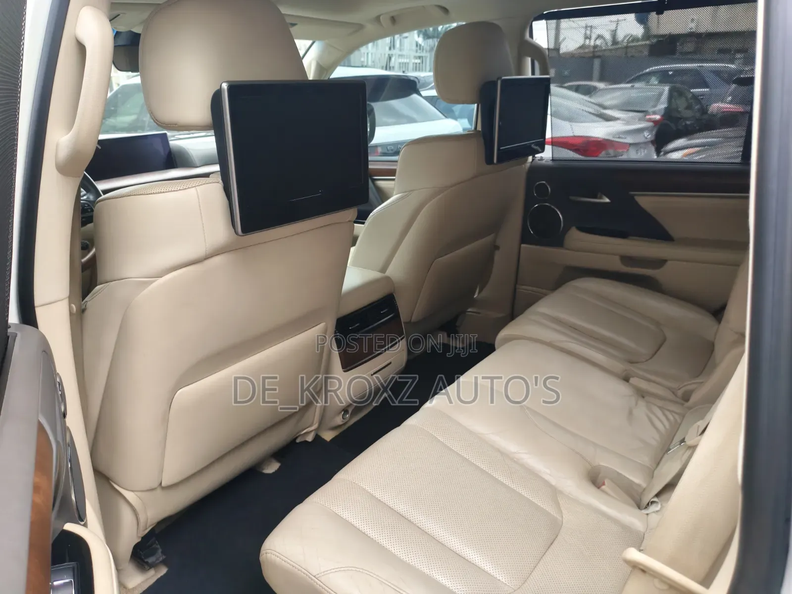 Lexus LX 570 AWD 2017 White