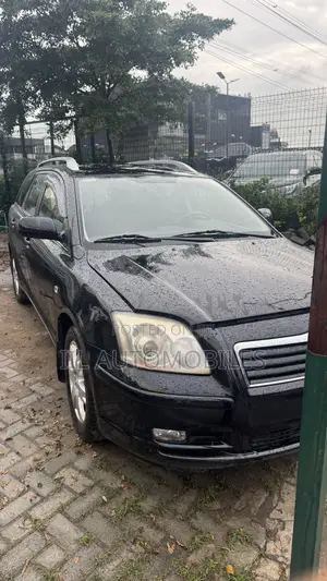 Toyota Avensis 2000 Black