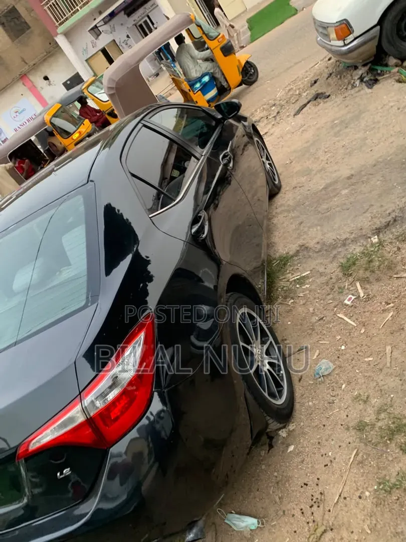 Toyota Corolla 2015 Black
