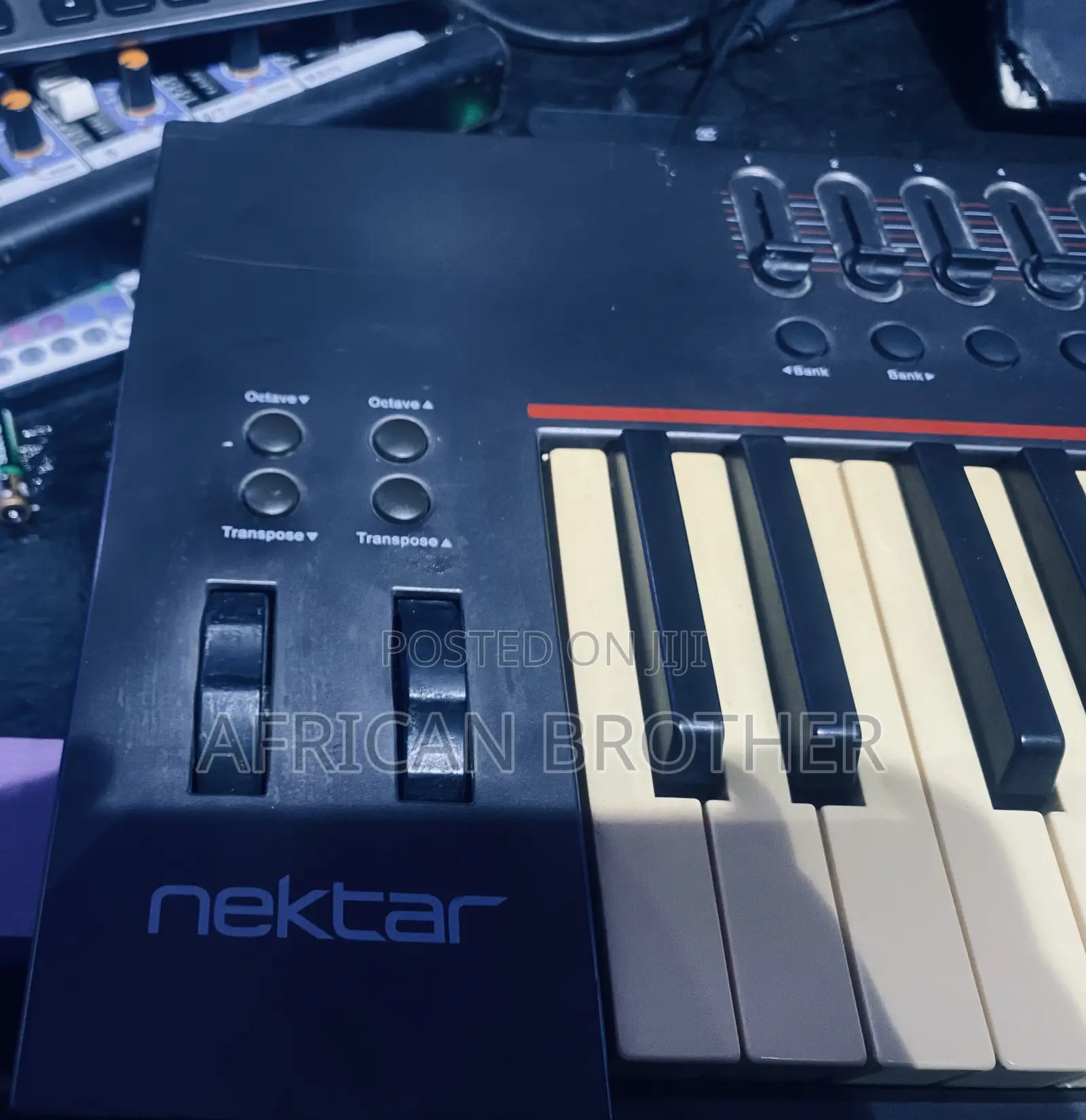 Midi Keyboard (Nektar Impact LX61)