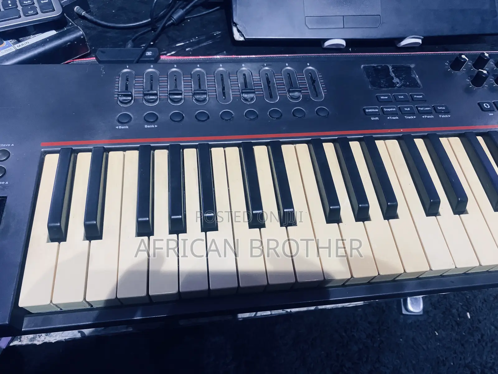 Midi Keyboard (Nektar Impact LX61)