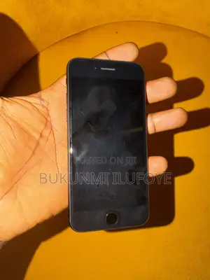 Apple iPhone SE (2022) 64 GB Black