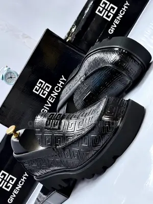 Givenchy Men’s Black Leather Platform Loafers – Fully Boxed