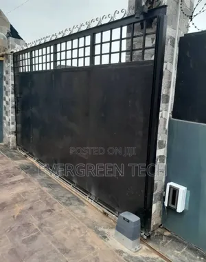 1000kg Smart Sliding Gate Operator With Battery Backup and Solar Panel