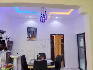 3bdrm Block of Flats in Shelter Afrique, Uyo for sale