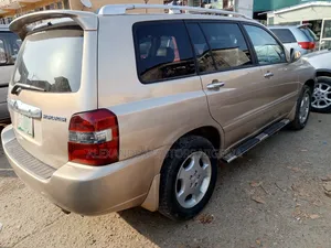 Toyota Highlander Limited V6 2005 Gold