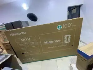 Hisense 100Q7Q 100-Inch Smart QLED TV for Contemporary Homes