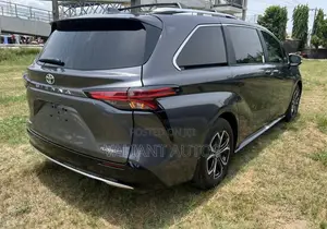 Toyota Sienna 2025 Gray