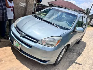 Toyota Sienna 2009 Green