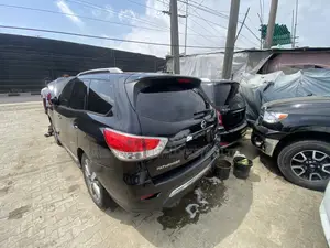 Nissan Pathfinder 2013 Black
