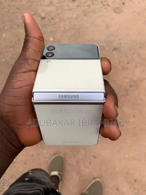 Samsung Galaxy Z Flip3 5G 256 GB Rose Gold