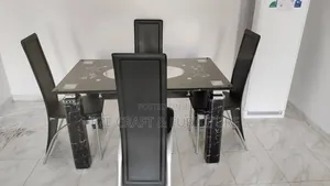 Padded 998 Dining Set by 4 Seaters