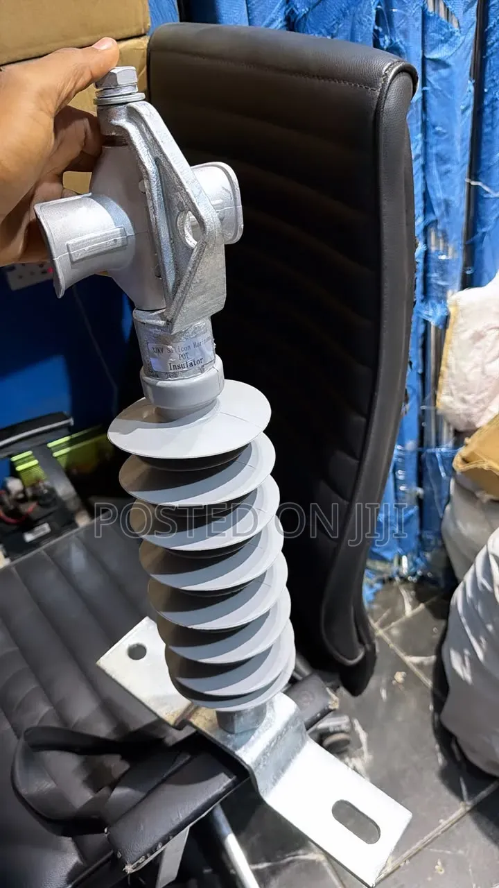 33KV Standoff Silicon Pot Insulators
