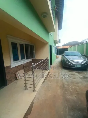 2bdrm Block of Flats in Badore Road for rent