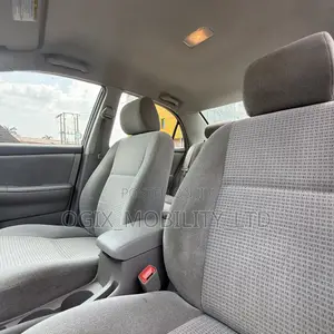 Toyota Corolla LE 2005 Blue
