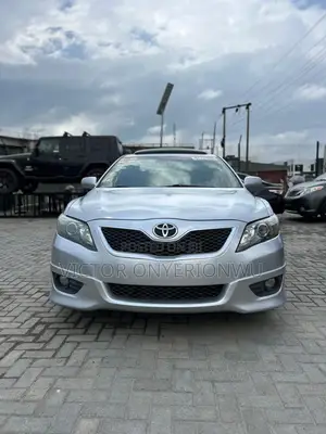 Toyota Camry SE 4dr Sedan (2.5L 4cyl 6A) 2011 Silver
