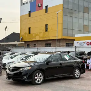 Toyota Camry SE 4dr Sedan (2.5L 4cyl 6A) 2014 Black