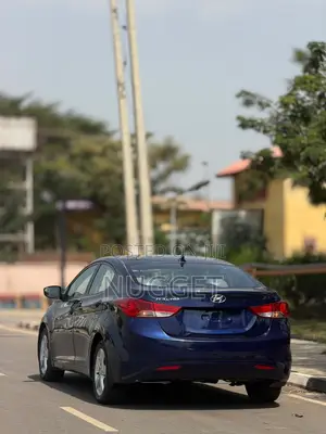 Hyundai Elantra SE 4dr Sedan (1.8L 4cyl 6A) 2014