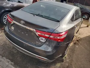 Toyota Avalon XLE 4dr Sedan (3.5L 6cyl 6A) 2014 Gray
