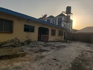 5bdrm House in Tokunbo Ojo Estate, Ibadan for sale
