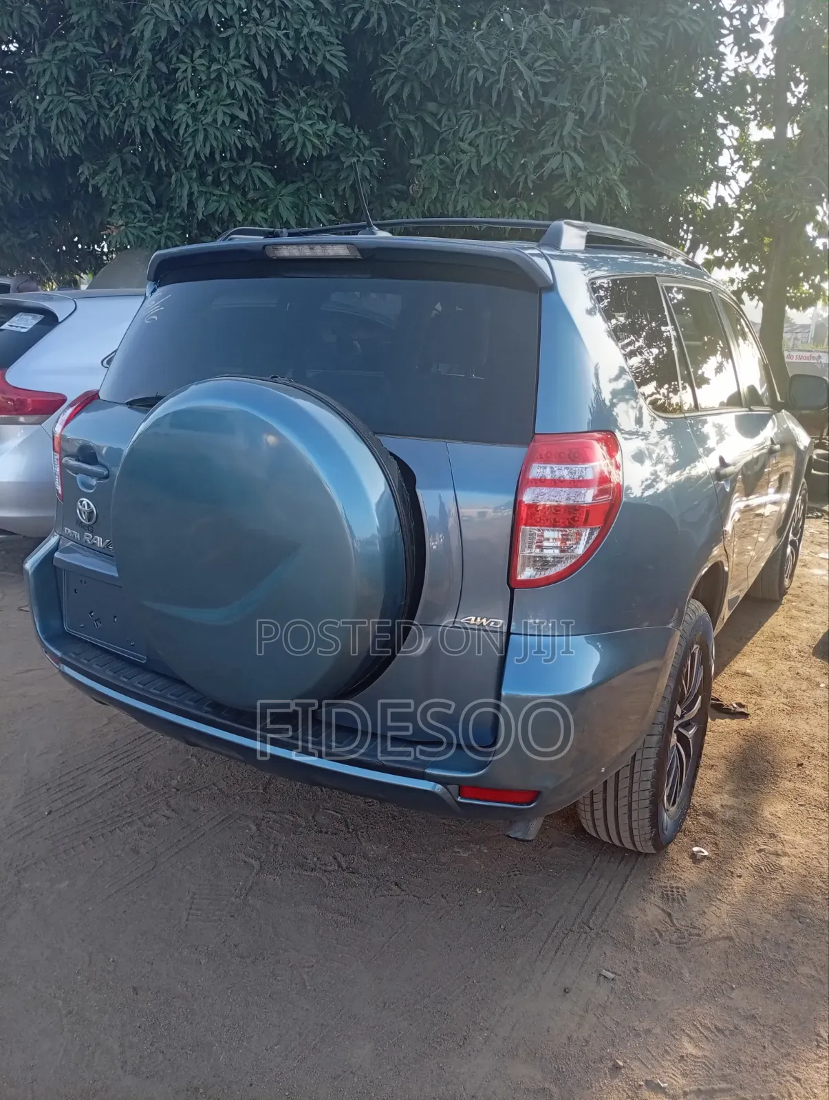 Toyota RAV4 2010 Silver