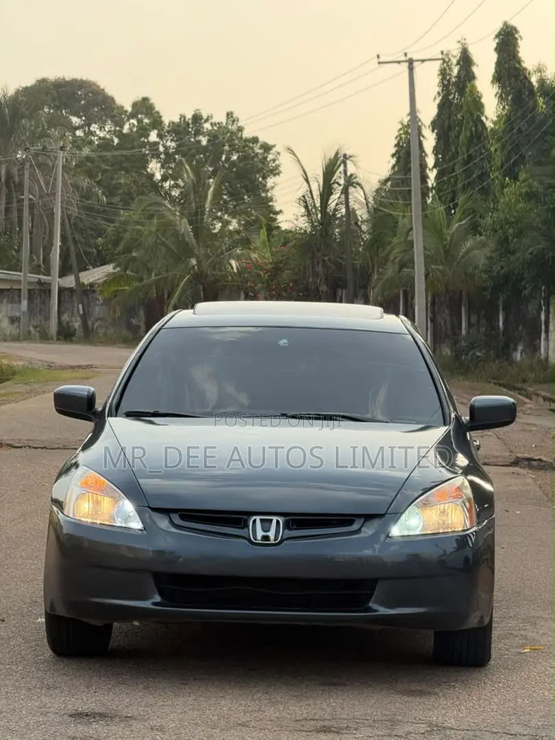 Honda Accord 2005 Gray