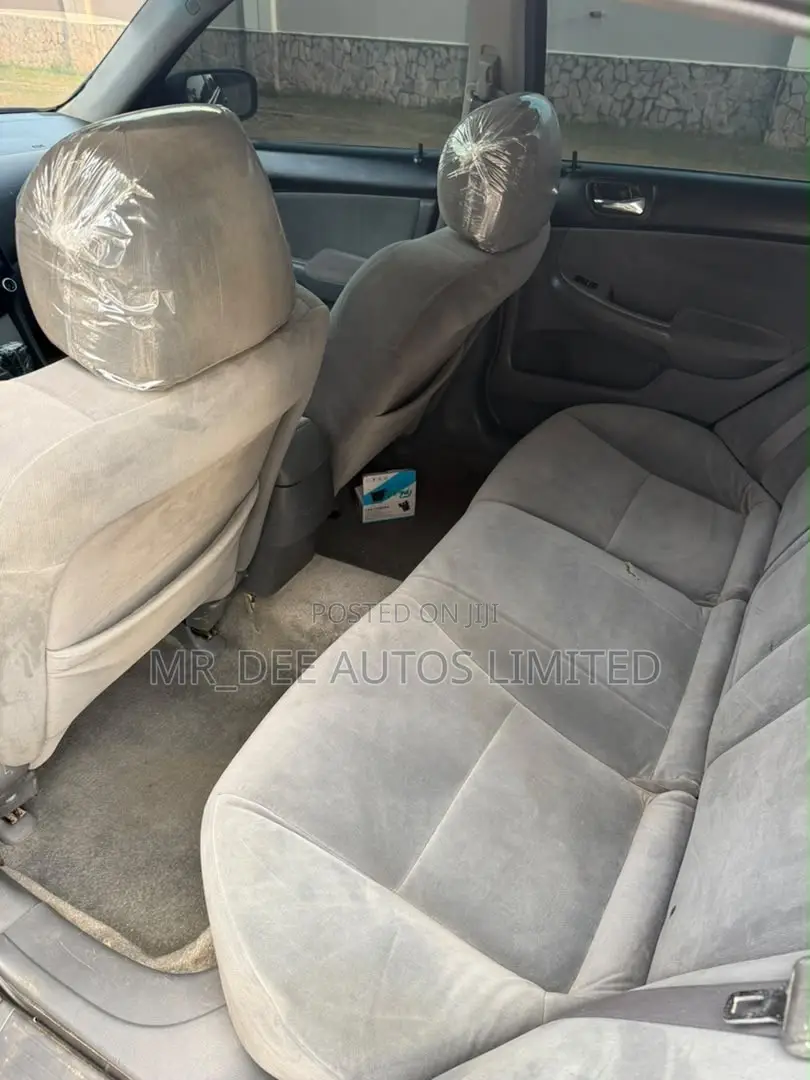 Honda Accord 2005 Gray