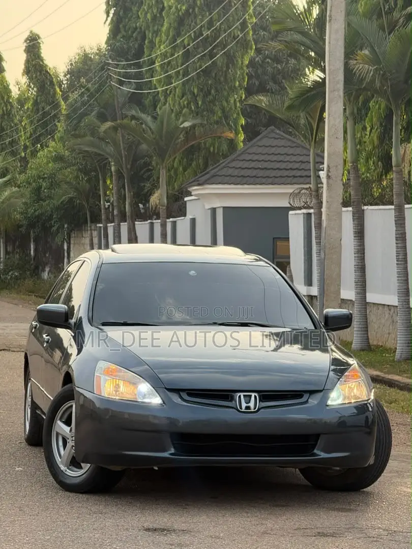 Honda Accord 2005 Gray
