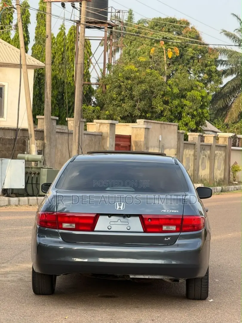 Honda Accord 2005 Gray