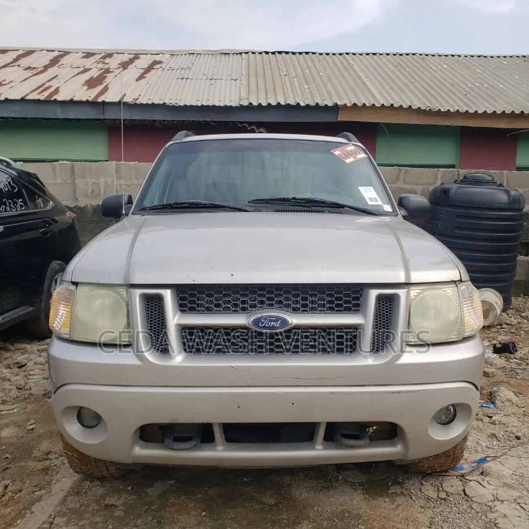 Ford Sport Trac 2003 Silver