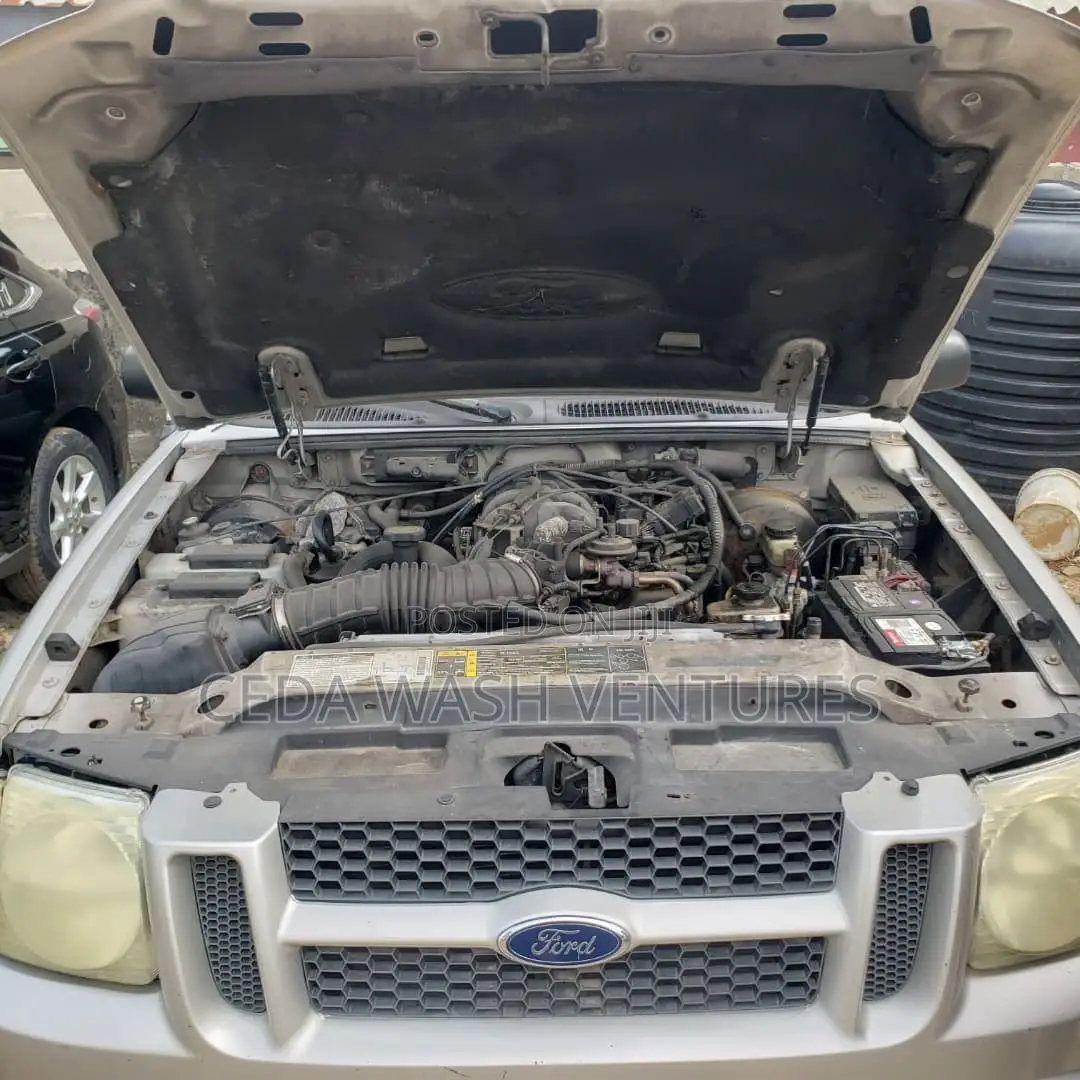 Ford Sport Trac 2003 Silver